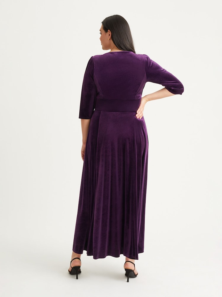 Morado - Vestido largo de terciopelo Verity de Scarlett & Jo - Imagen 4 de 4 Morado - Vestido largo de terciopelo Verity de Scarlett & Jo - Imagen 4 de 4