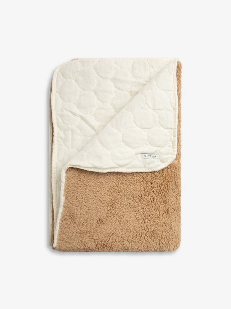 لون طبيعي - The Little Tailor Quilted Reversible Sherpa Fleece Lined Baby Blanket - Image 4 of 7