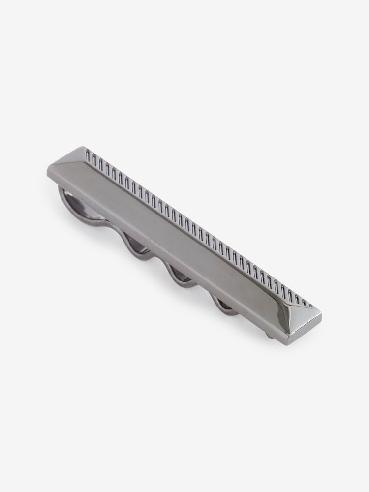 Gun Metal Pyramid Textured Cufflink And Tie Clip Set - Image 2 of 5