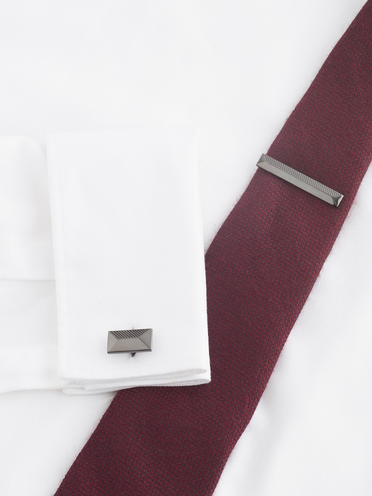 Gun Metal Pyramid Textured Cufflink And Tie Clip Set - Image 5 of 5