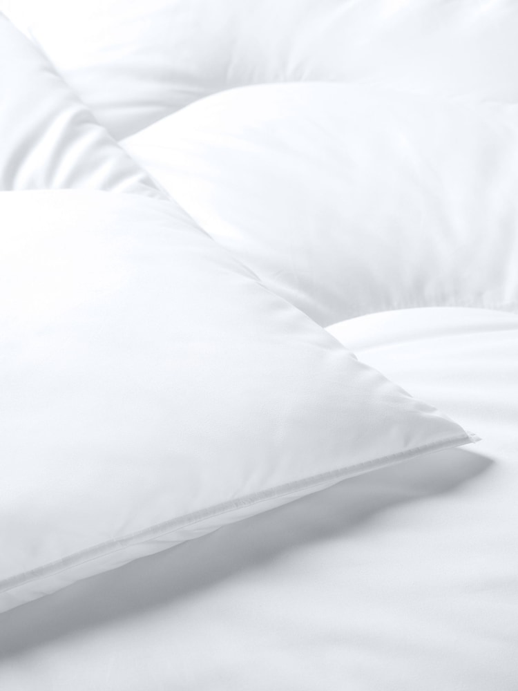 Temperature Regulating 7.5 Tog Duvet - Image 3 of 3