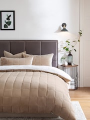 Brooklyn Quilted Velvet Duvet Cover and Pillowcase Set - Imagen 2 de 7