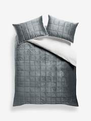 Brooklyn Quilted Velvet Duvet Cover and Pillowcase Set - Imagen 5 de 5