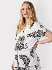 Chelsea Peers Cream Maternity Organic Cotton Lotus Tiger Print Short Pyjama Set - Image 3 of 5