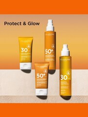 Clarins Glowing Sun Oil High Protection SPF30 150ml - Image 5 of 5