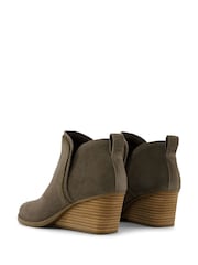 TOMS Green Kaia Wedge Boots in Canteen Suede - Image 2 of 4