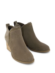 TOMS Green Kaia Wedge Boots in Canteen Suede - Image 3 of 4