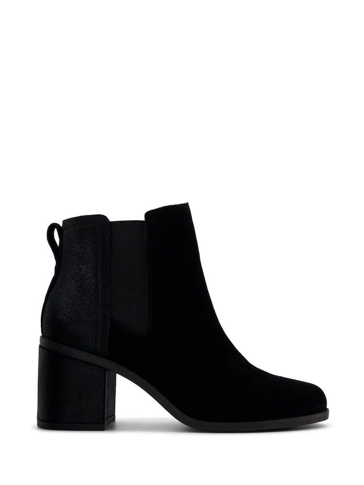 TOMS Evelyn Chelsea Boots - Image 1 of 5