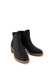 TOMS Hailey Black Boots in Water Resistant Leather - Image 4 of 5