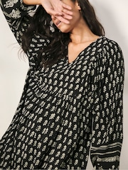 JD Williams Black Border Print Batwing Smock Maxi Dress - Image 4 of 5