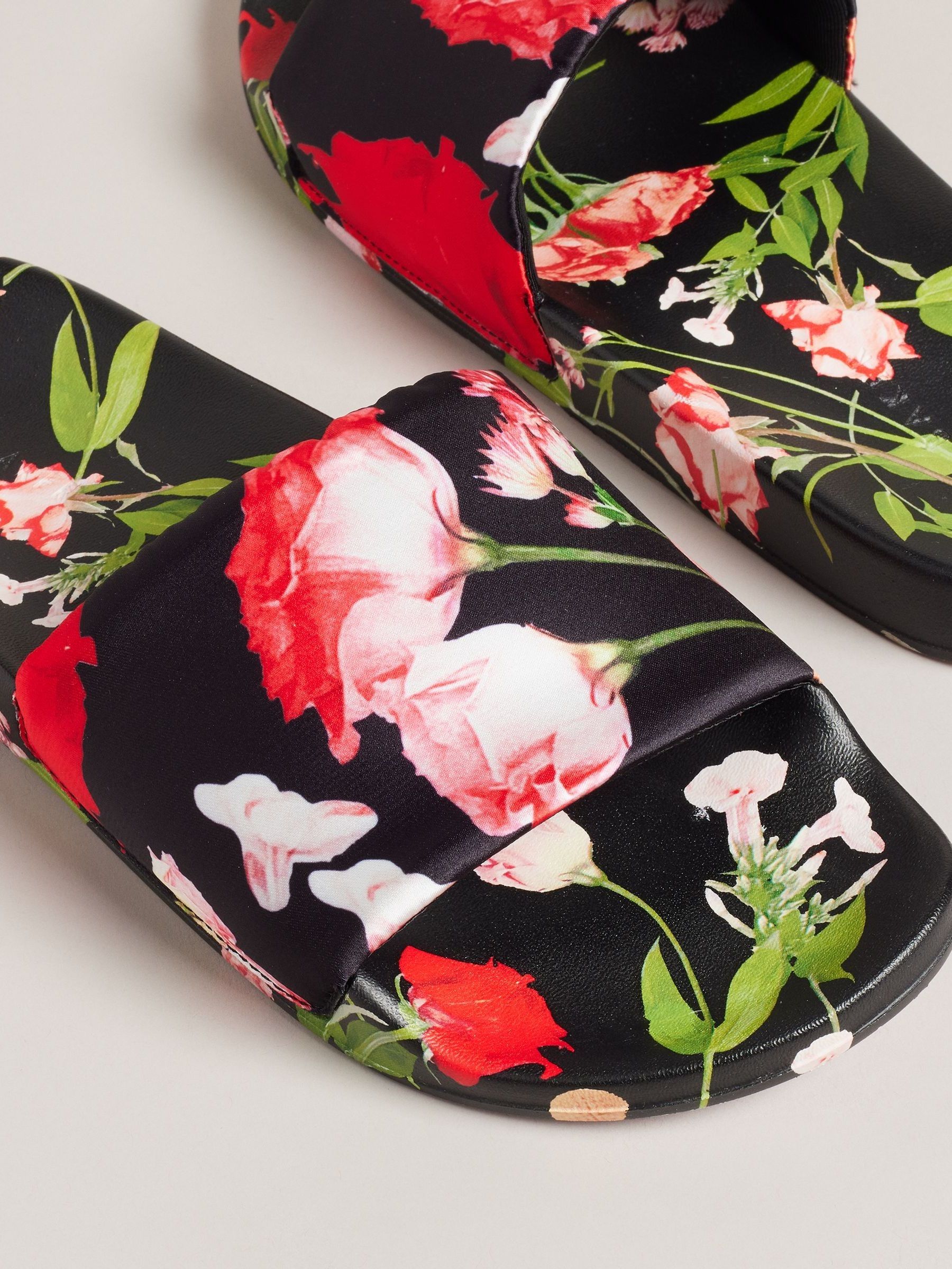 Ted baker avelini sliders store