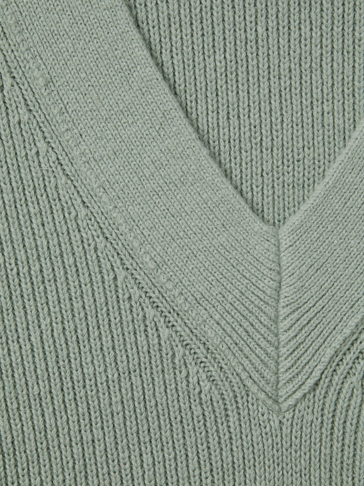 Reiss Sage Rosie Cotton Blend Knitted V-Neck Top - Image 6 of 6