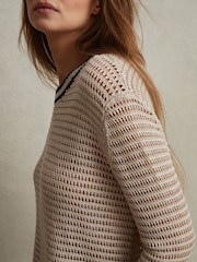 Reiss Neutral/Navy Astrid Linen Blend Knitted Crew Neck Jumper - Image 5 of 6