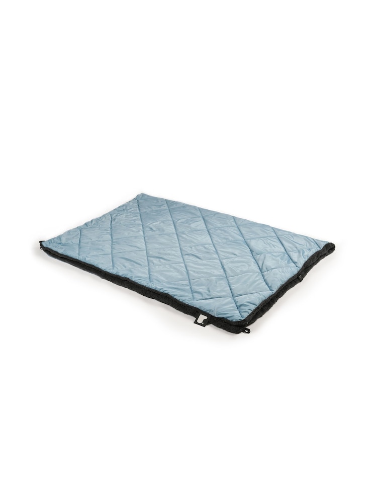 Extreme Lounging Sea Blue B Blanket Outdoor Garden - Image 1 of 2