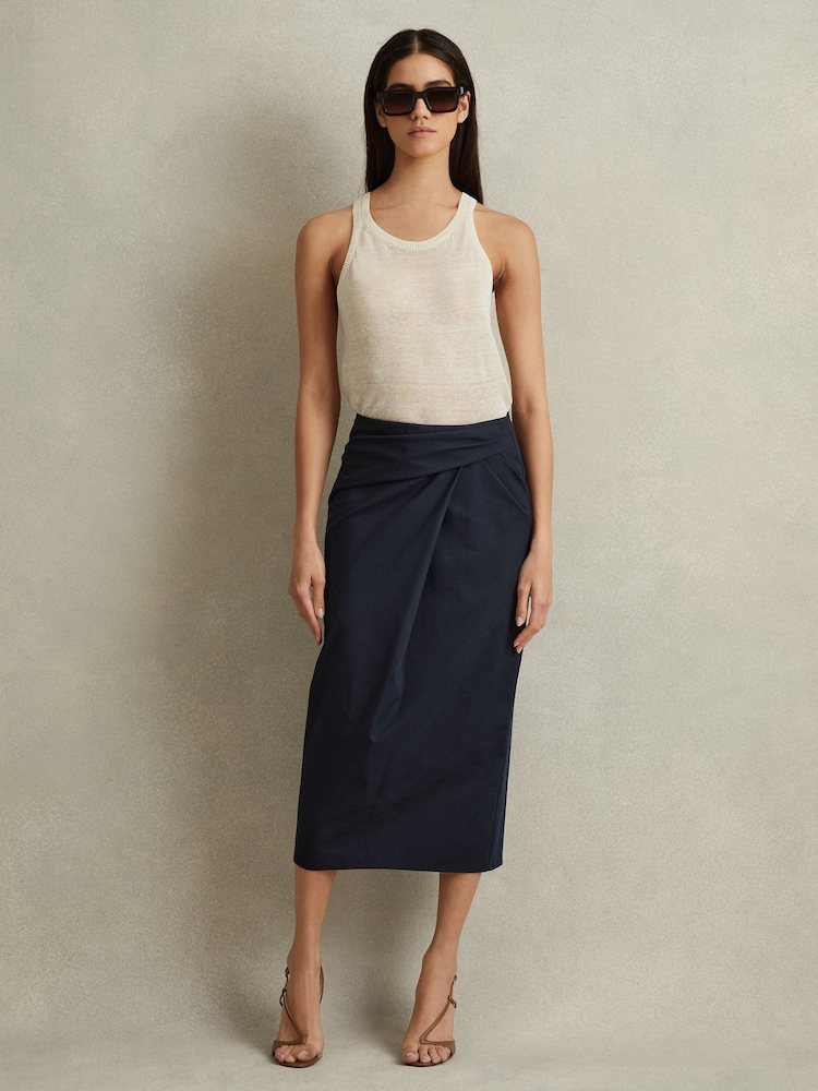 Marineblau - Reiss Nadia Midirock aus Baumwollgemisch mit Wickeldetail vorne - Bild 1 von 5 Marineblau - Reiss Nadia Midirock aus Baumwollgemisch mit Wickeldetail vorne - Bild 1 von 5