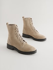 لون محايد - بوت جلد برباط من Forever Comfort® - صورة 5 من 8