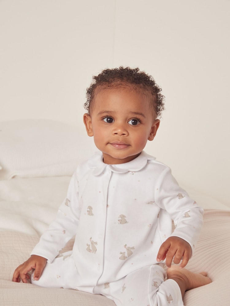 The White Company 100% Cotton Scallop Collar Hoppy Bunny White Sleepsuit - Image 2 of 4 The White Company 100% Cotton Scallop Collar Hoppy Bunny White Sleepsuit - Image 2 of 4