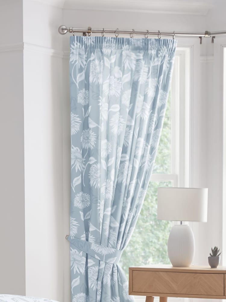 Dreams & Drapes Chrysanthemum Lined Pair of Pencil Pleat Curtains - Bild 1 von 3 Dreams & Drapes Chrysanthemum Lined Pair of Pencil Pleat Curtains - Bild 1 von 3