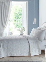 Appletree Collier Luxury Jacquard Bedspread - Imagem 1 de 3