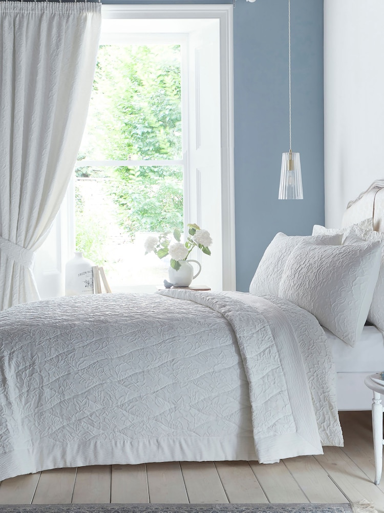 Appletree Collier Luxury Jacquard Bedspread - Imagem 1 de 3