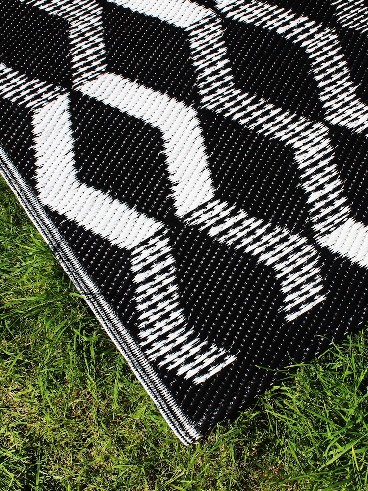 Fusion Black Rico Outdoor UV Resistant Outdoor Rug - Image 2 of 3