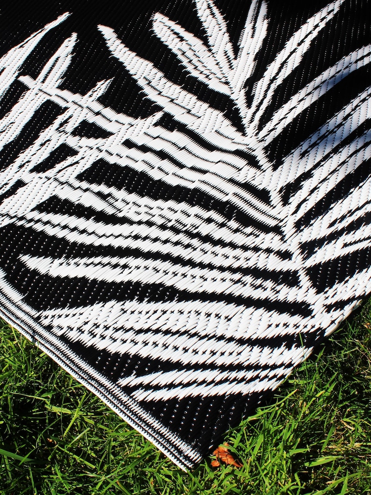 Dreams & Drapes Black Tahiti UV Resistant Outdoor Rug - Image 2 of 3