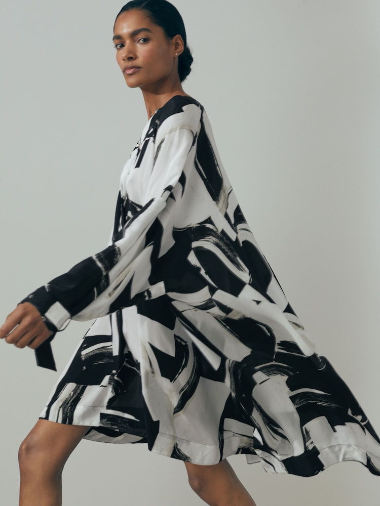 Reiss Lara Italian Cape Sleeve Mini платья - Image 1 of 6