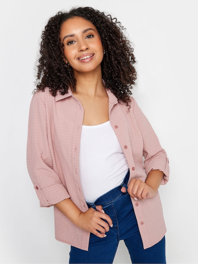 M&Co Petite Textured Turn Back Sleeve Shirt - Bild 2 von 5 M&Co Petite Textured Turn Back Sleeve Shirt - Bild 2 von 5