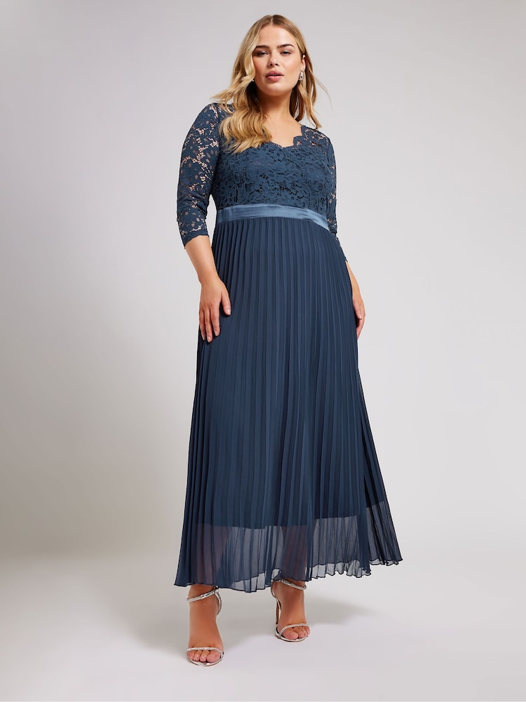 Azul - Vestido largo plisado con diseño cruzado de encaje de Yours Curve - Imagen 1 de 3 Azul - Vestido largo plisado con diseño cruzado de encaje de Yours Curve - Imagen 1 de 3