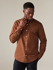 Marron fauve - Ajustement régulier - Chemise Oxford à manches longues - Image 1 of 9