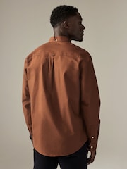 Marron fauve - Ajustement régulier - Chemise Oxford à manches longues - Image 2 of 9