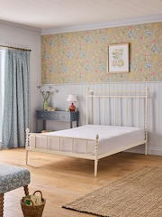 Laura Ashley Cream Warnham Metal Bed - Image 2 of 4