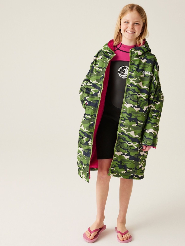 Regatta Green Junior Waterproof Fleece Lined Changing Robe - Image 1 of 11