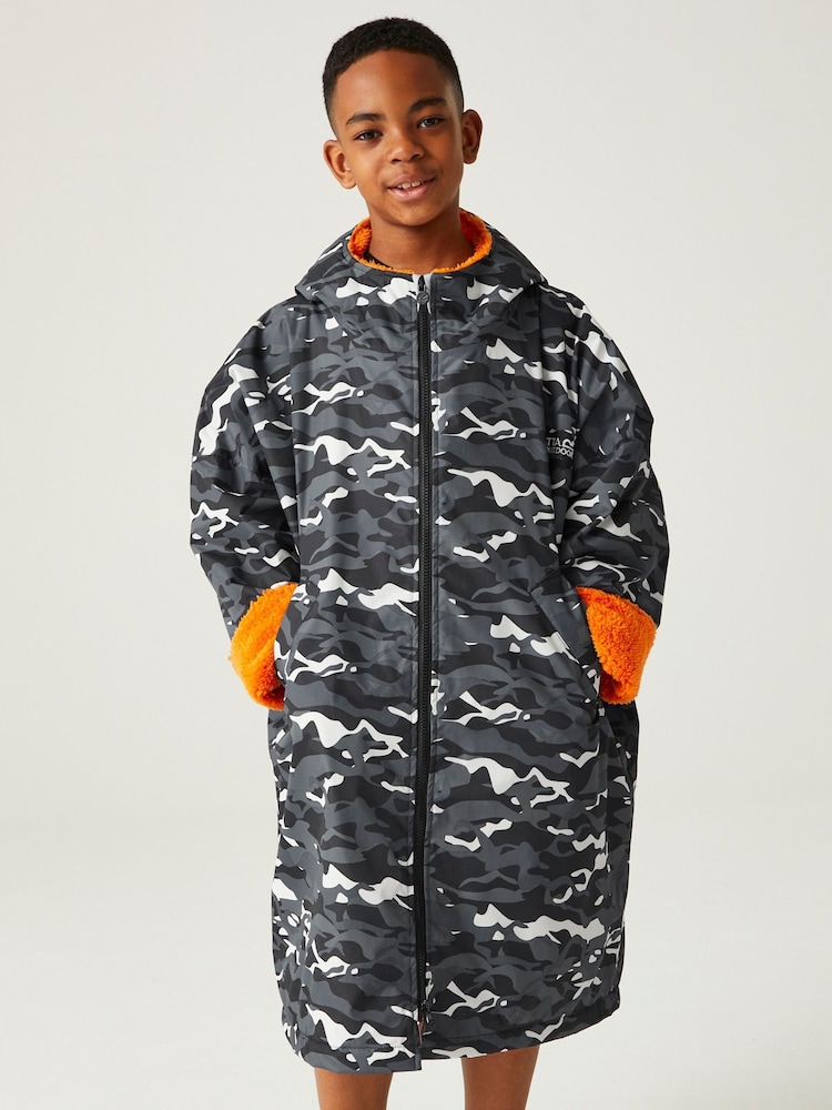 Regatta Black Grey Junior Waterproof Fleece Lined Changing Robe - Image 1 of 8