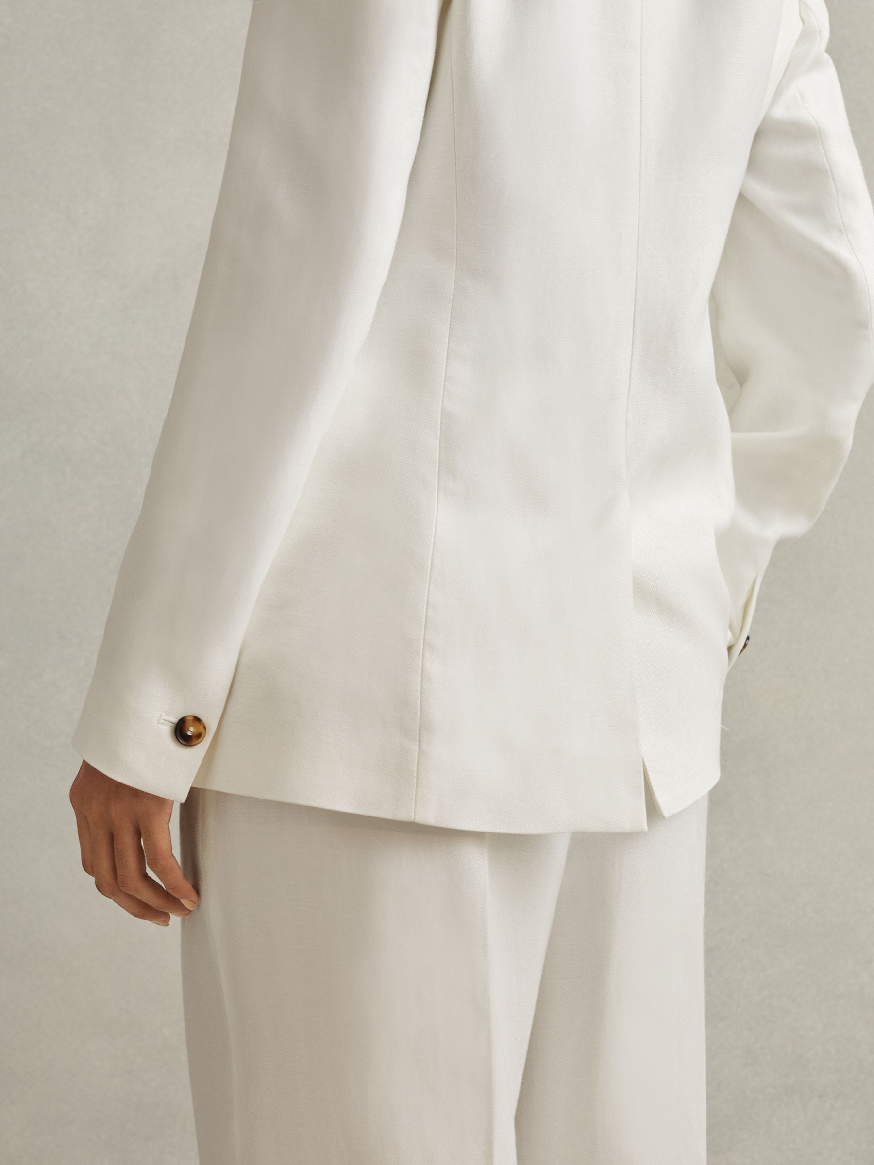 REISS☆Lori Breasted Suit Blazer ジャケット 2色【UK発】 Buy Reiss Blue Lori Viscose-Linen Double Breasted Suit