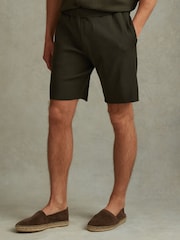 Reiss Green Conor Ribbed Elasticated Waist Shorts - Image 3 of 4