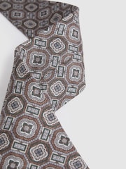 Reiss Tobacco Assisi Silk Medallion Print Tie - Image 3 of 5