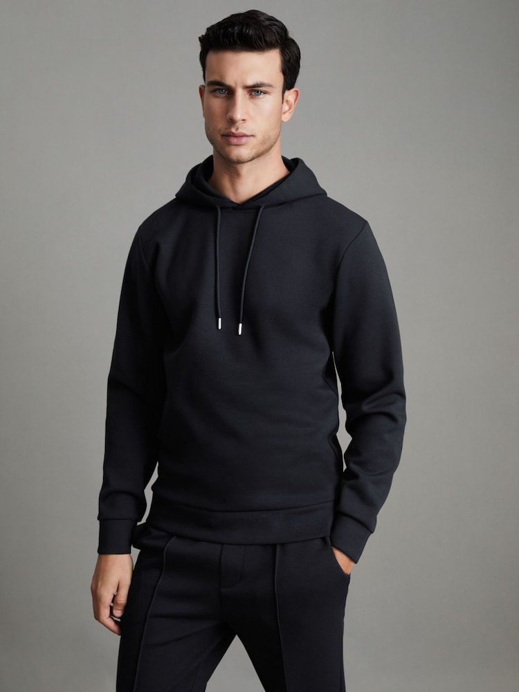 Azul marino - Reiss Fabien Interlock Jersey Hoodie - Imagen 1 de 7 Azul marino - Reiss Fabien Interlock Jersey Hoodie - Imagen 1 de 7