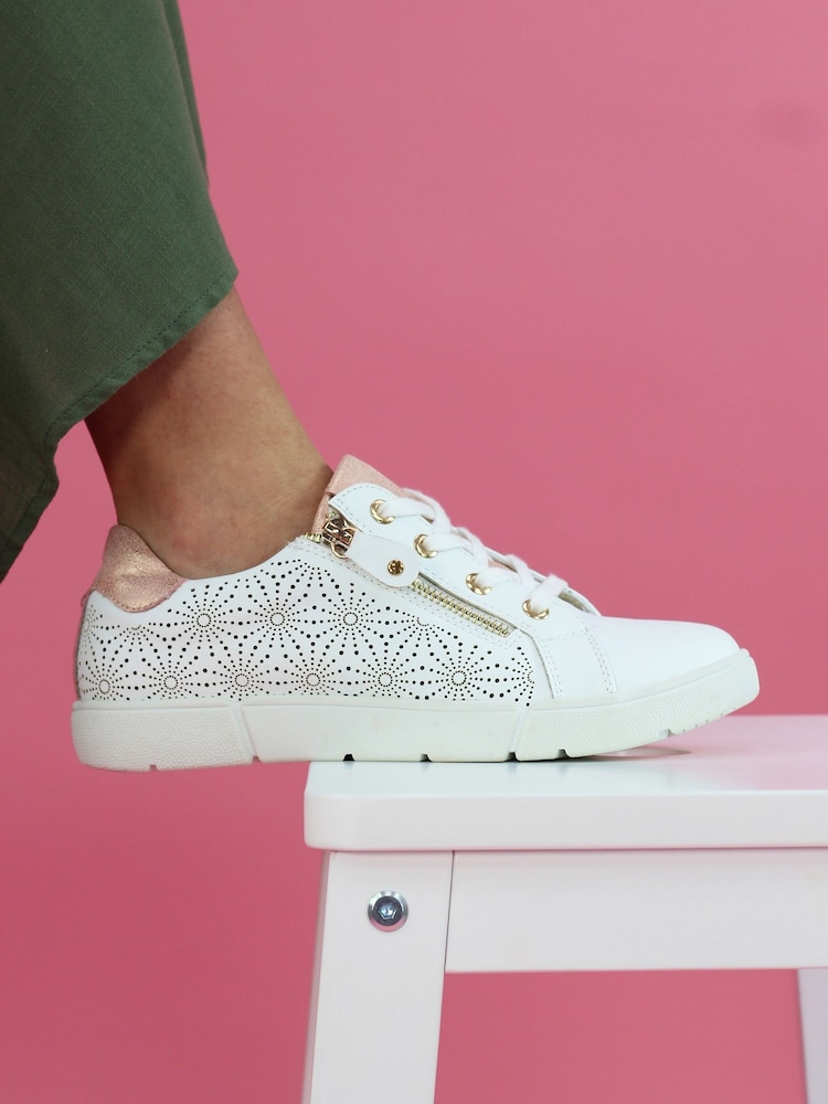 Lunar Williams White Trainers - Image 1 of 5