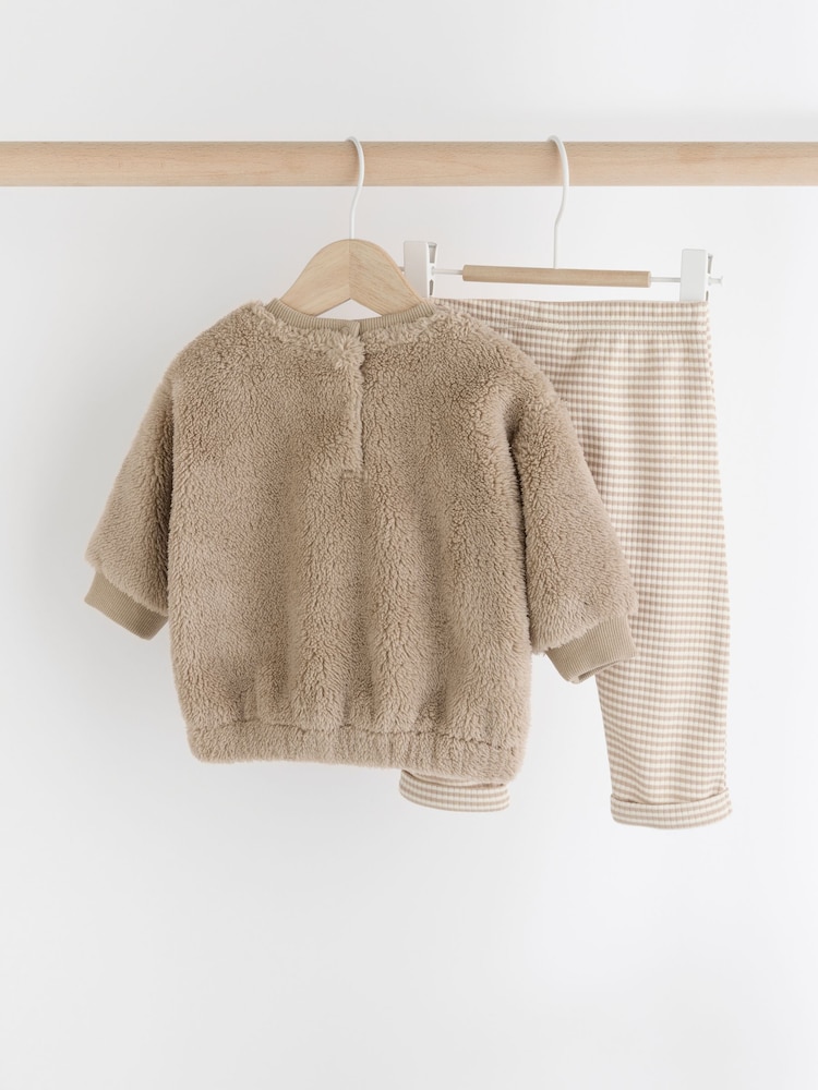 Neutral mit Bärendesign - Kuscheliges Fleece-Set für Babys aus 100% Baumwolle, bestehend aus Oberteil und Leggings (0M.-2J.) - Bild 2 von 9 Neutral mit Bärendesign - Kuscheliges Fleece-Set für Babys aus 100% Baumwolle, bestehend aus Oberteil und Leggings (0M.-2J.) - Bild 2 von 9
