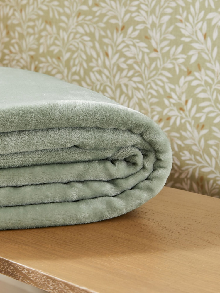 Hunter Oversized Reversible Plush Throw – Desert Sage/Gray, 50" X 70", Soft Polyester