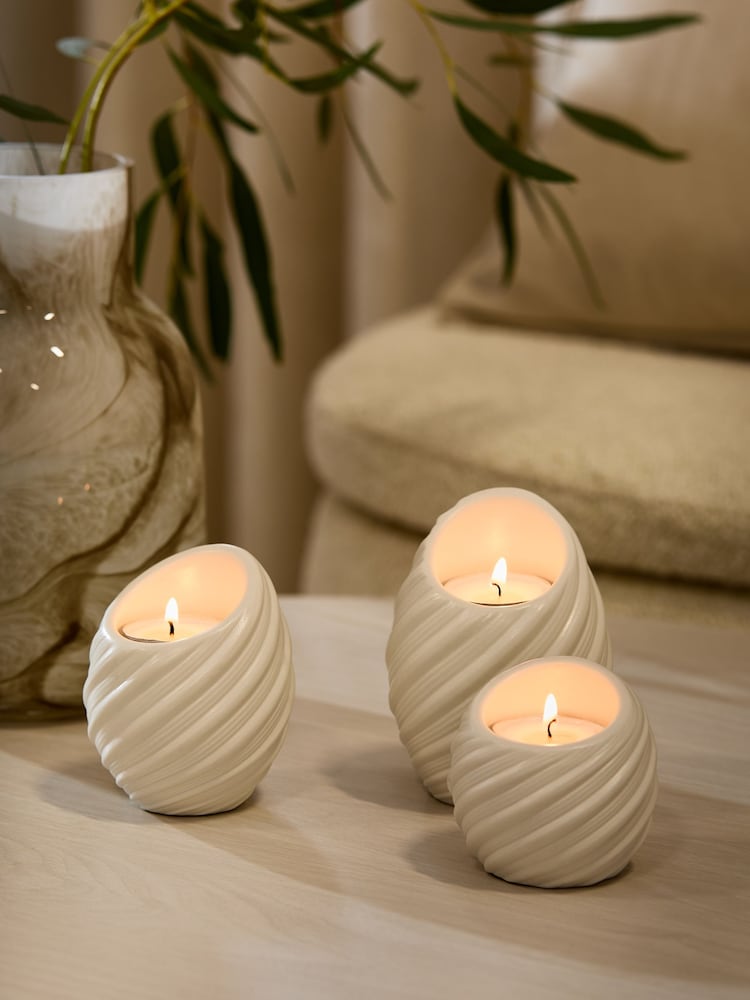 Set of 3 White Pleat Tea Light Candle Holders - Image 2 of 5