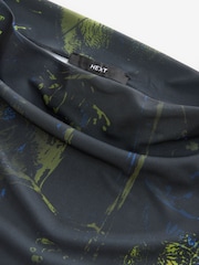 Marineblau mit Print - Kurzärmeliges Oberteil mit Wasserfallausschnitt - Bild 7 von 8