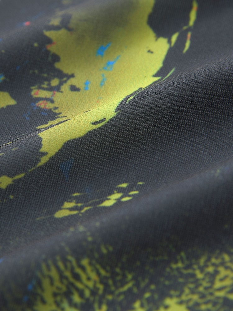 Marineblau mit Print - Kurzärmeliges Oberteil mit Wasserfallausschnitt - Bild 8 von 8