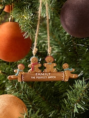 Пряничное семейное Рождество Bauble - Изображение 1 из 4