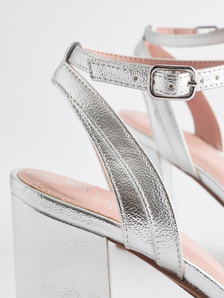 Plateado - Sandalias de tacón cuadrado de Forever Comfort® - Imagen 5 de 5 Plateado - Sandalias de tacón cuadrado de Forever Comfort® - Imagen 5 de 5