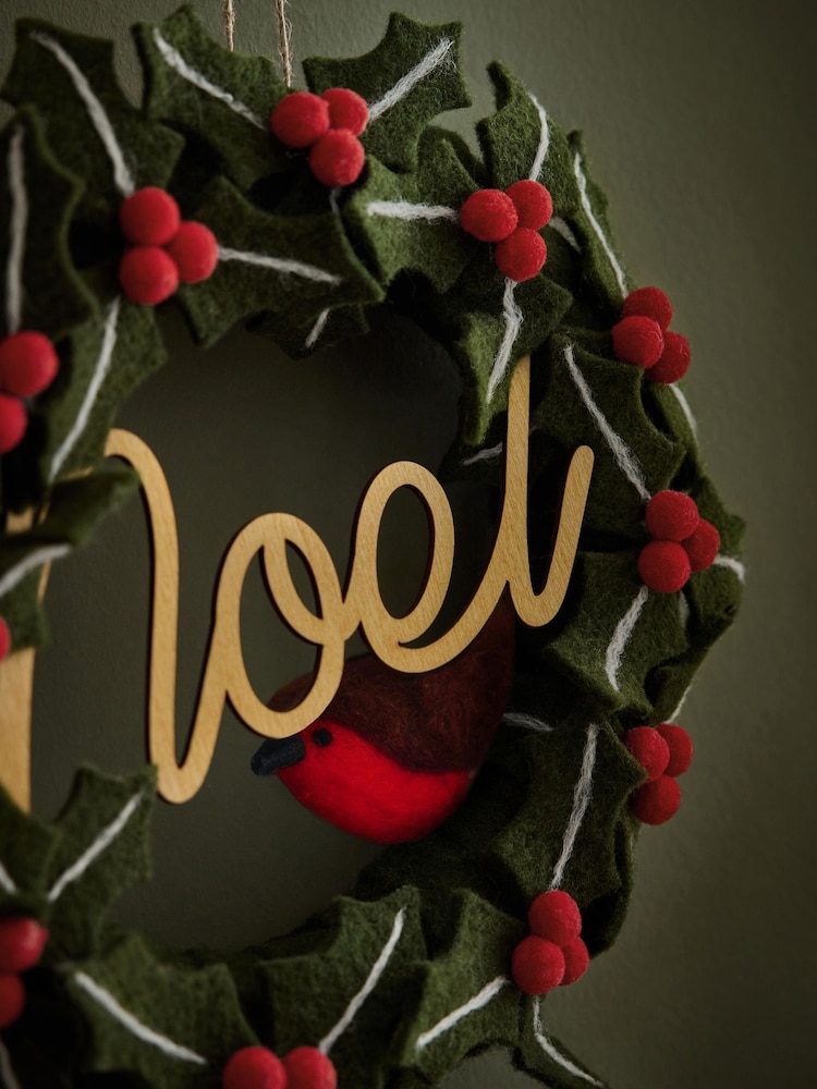 Green Noel Felt Christmas Wreath Decoration - Image 2 of 5
