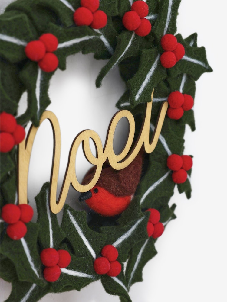 Green Noel Felt Christmas Wreath Decoration - Image 5 of 5