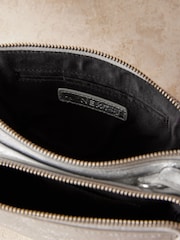 Silber - Small Leather Zip Cross-Body Bag - Bild 9 von 9