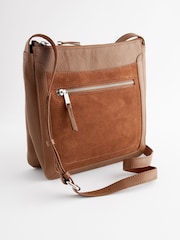 Tan Brown Leather Pocket Messenger Bag - Image 5 of 9